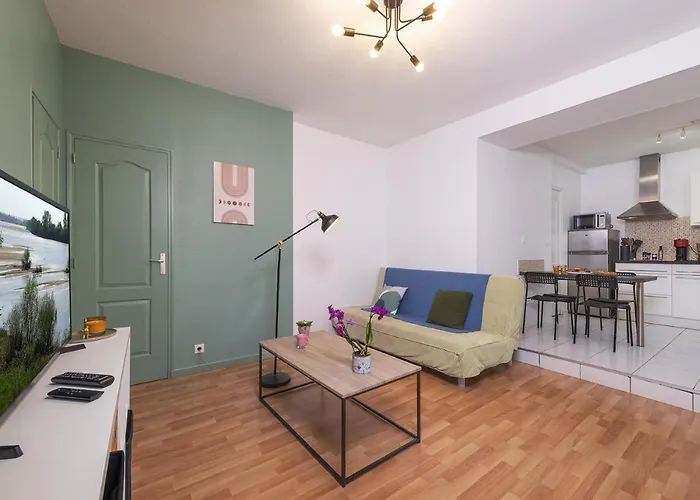 Daire Calme Avec Parking Proche Place Ney