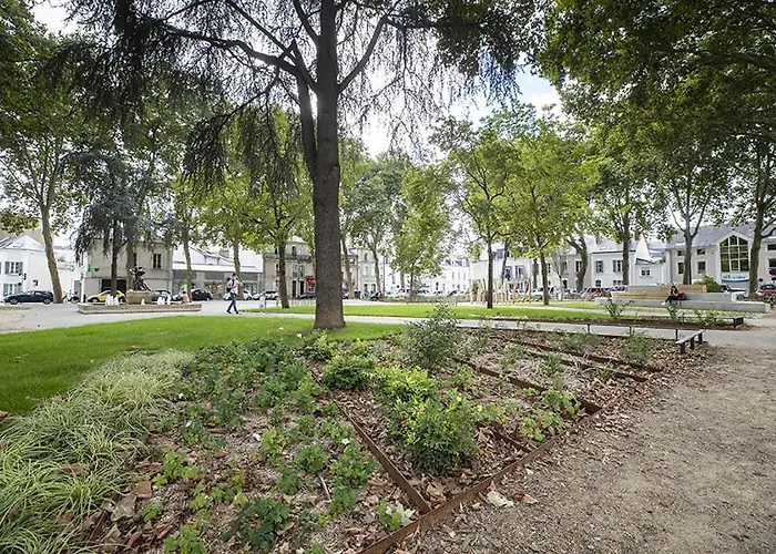 Calme Avec Parking Proche Place Ney Daire Angers